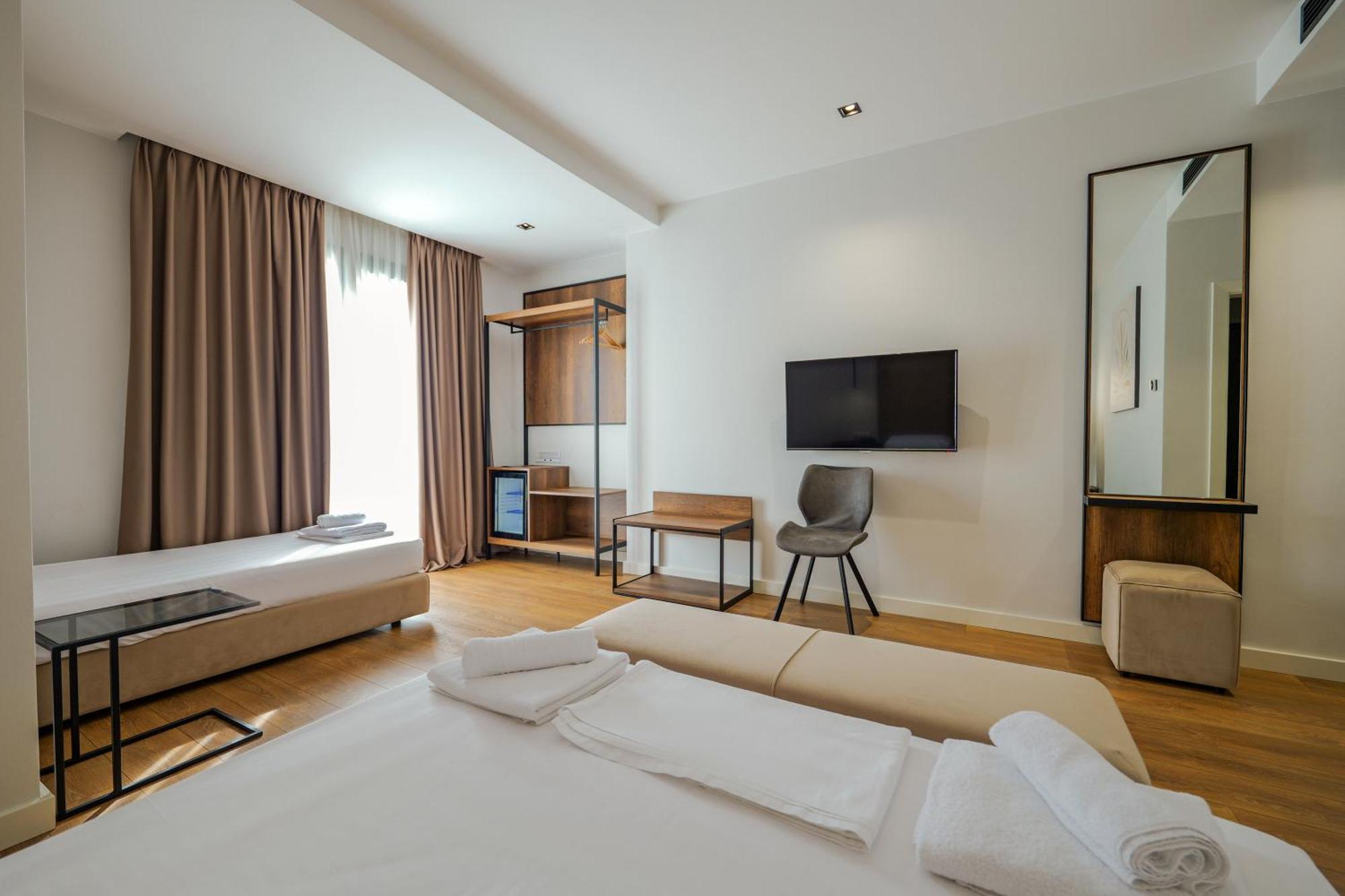 Hotel Central Vlore Ngoại thất bức ảnh