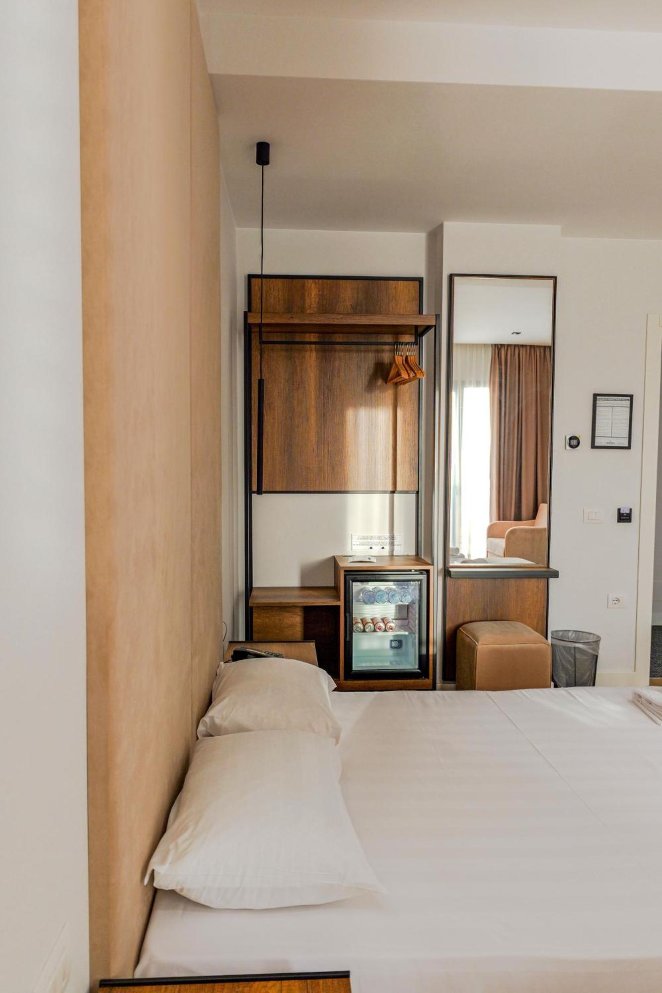 Hotel Central Vlore Ngoại thất bức ảnh