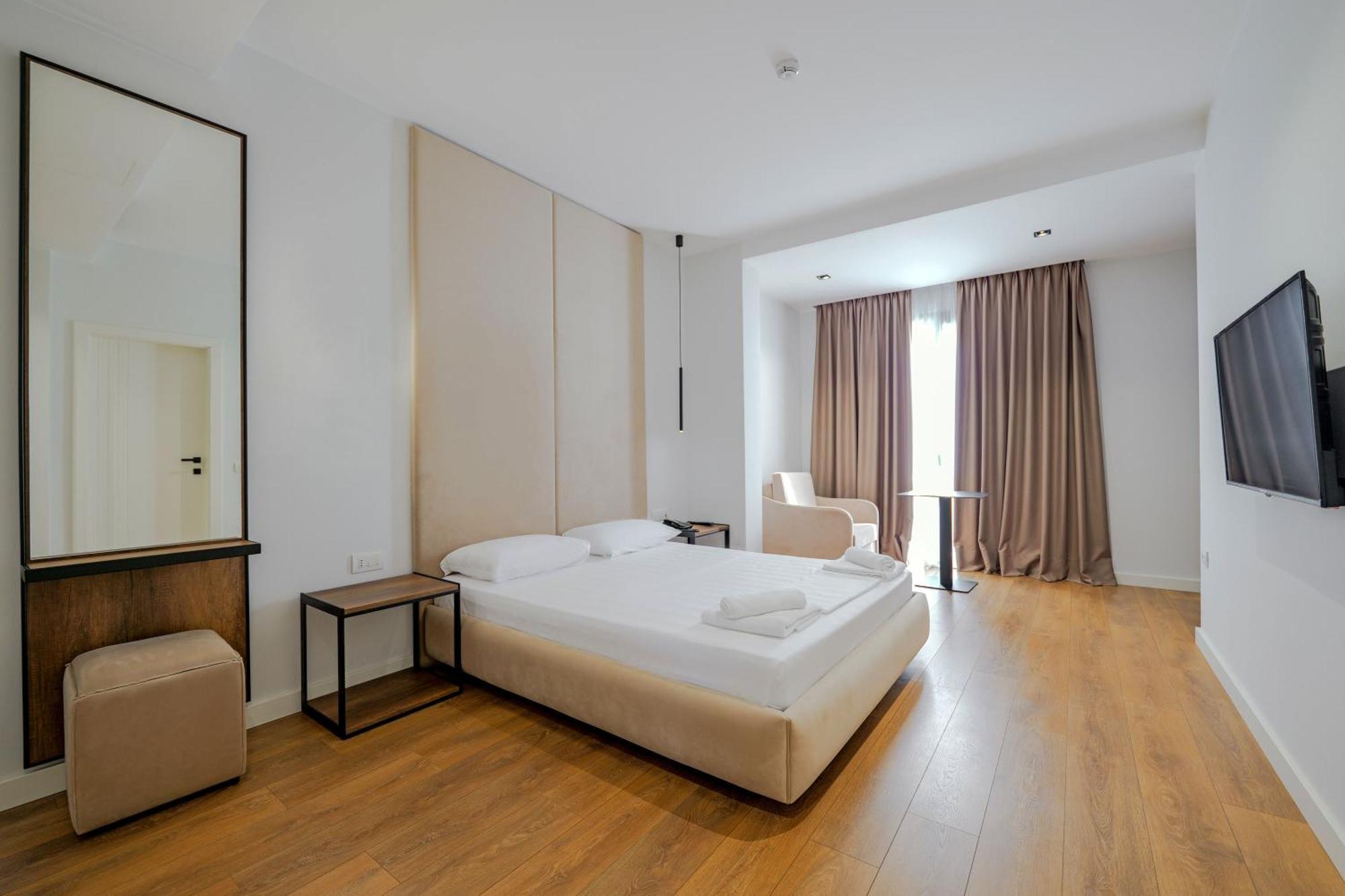 Hotel Central Vlore Ngoại thất bức ảnh