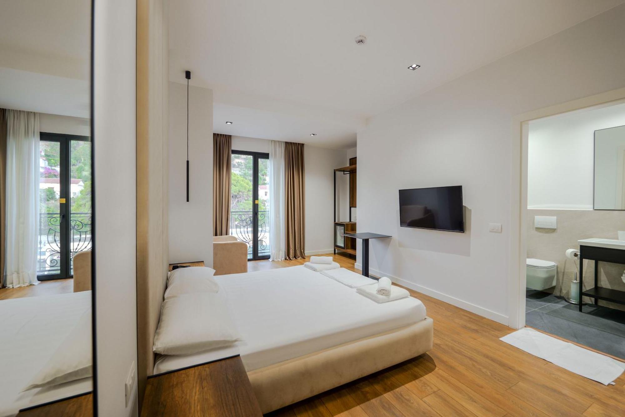 Hotel Central Vlore Ngoại thất bức ảnh