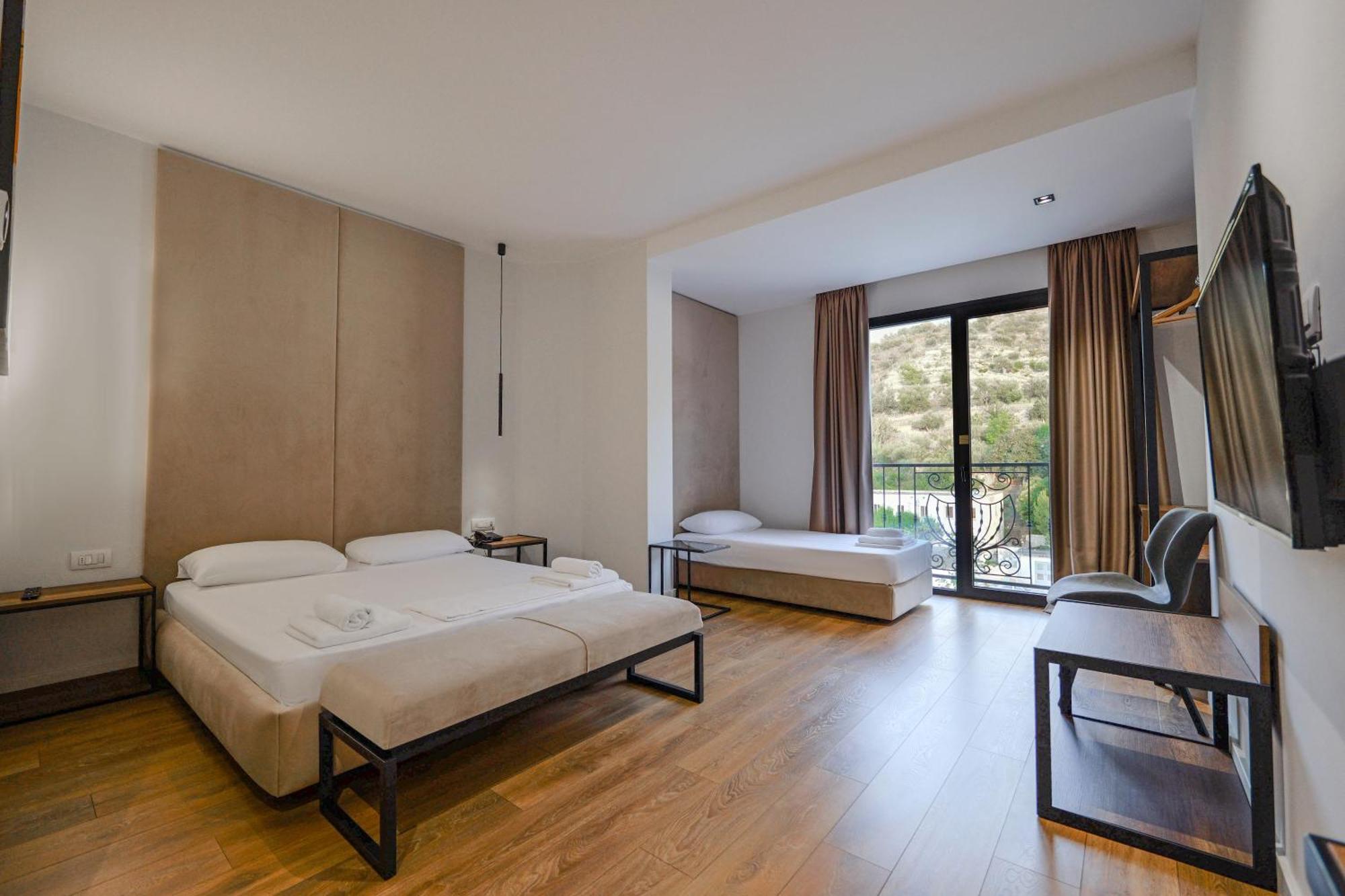 Hotel Central Vlore Ngoại thất bức ảnh